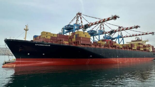 Θρίλερ με το ελληνικών συμφερόντων πλοίο 