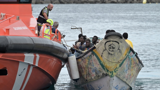 Γαλλία: Μετανάστες που διασχίζουν τη Μάγχη με μικρά σκάφη θα κρατούνται σε κέντρο κράτησης στη Δουνκέρκη