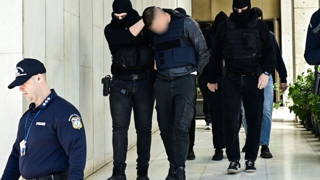 Άγιος Δημήτριος: Τι αποκαλύπτει η 20χρονη για τον δράστη και το θύμα - 