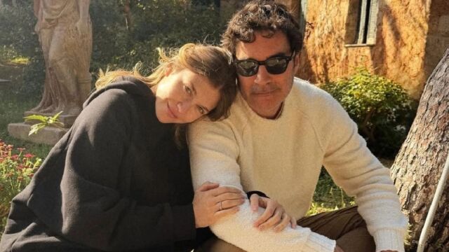 Κλέλια Ανδριολάτου  Χριστόφορος Παπακαλιάτης: Ποζάρουν μαζί σε νέο στιγμιότυπο από τα γυρίσματα του 