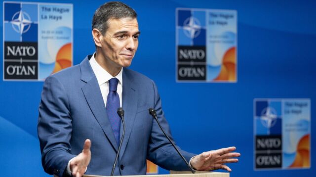 Reuters: Το Πεντάγωνο διερευνά το ενδεχόμενο να αναστείλει τη συμμετοχή της Ισπανίας στο ΝΑΤΟ