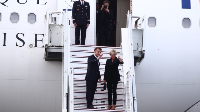 Αναχώρησε από την Αθήνα το ζεύγος Μακρόν - Ολοκληρώθηκε η επίσκεψη (Εικόνες)