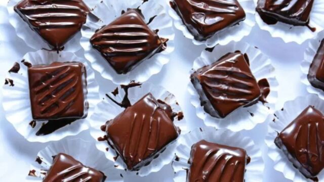 Εορτολόγιο: Ποιοι γιορτάζουν στις 25 Απριλίου