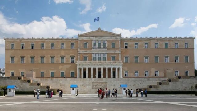 Τι περιλαμβάνει η επόμενη μέρα μετά το υπερπλεόνασμα και τα μέτρα στήριξης των πολιτών - Ο σχεδιασμός του οικονομικού επιτελείου