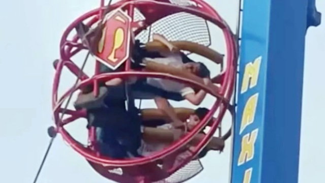 Σεβίλλη: Τρομακτικό ατύχημα σε λούνα παρκ - Έσπασε ο ιμάντας παιχνιδιού και βρέθηκαν στο κενό (Βίντεο)