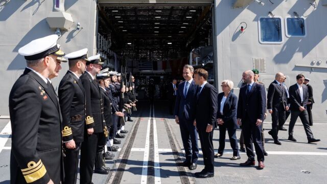 Μακρόν: Ευχήθηκε ούριο άνεμο και καλές θάλασσες στη φρεγάτα 