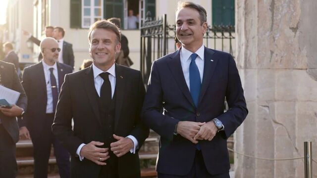 Εμανουέλ Μακρόν  Κυριάκος Μητσοτάκης: Live η επίσκεψη υψηλού συμβολισμού στη φρεγάτα 