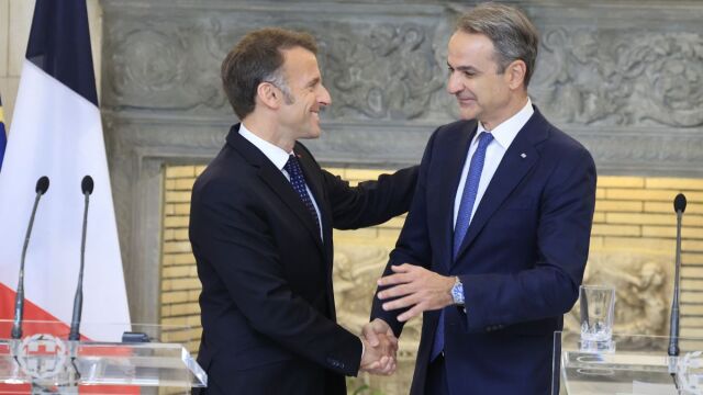 Κυριάκος Μητσοτάκης  Εμανουέλ Μακρόν: Μήνυμα σε 
