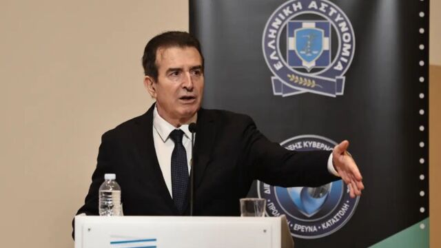 Χρυσοχοΐδης: 120 καταγγελίες καθημερινά για ενδοοικογενειακή βία - 19.500 υποθέσεις στη Δικαιοσύνη το 2025