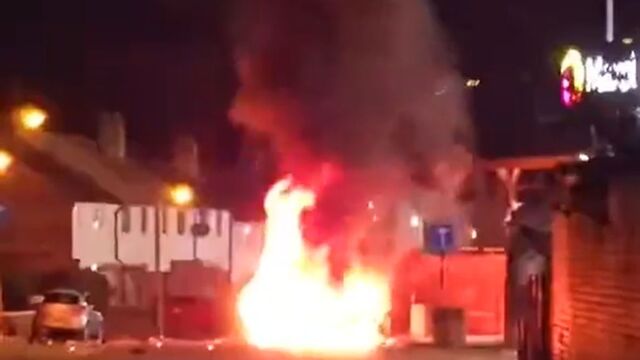 Βόρεια Ιρλανδία: Εξερράγη βόμβα σε αυτοκίνητο - Επανεμφάνιση του IRA στο Μπέλφαστ εξετάζουν οι αρχές (Βίντεο)