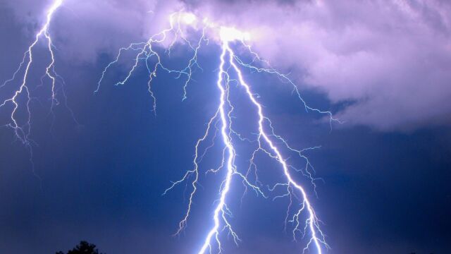 Μπανγκλαντές: Τουλάχιστον 14 άνθρωποι σκοτώθηκαν από κεραυνούς - Αγρότες τα περισσότερα θύματα