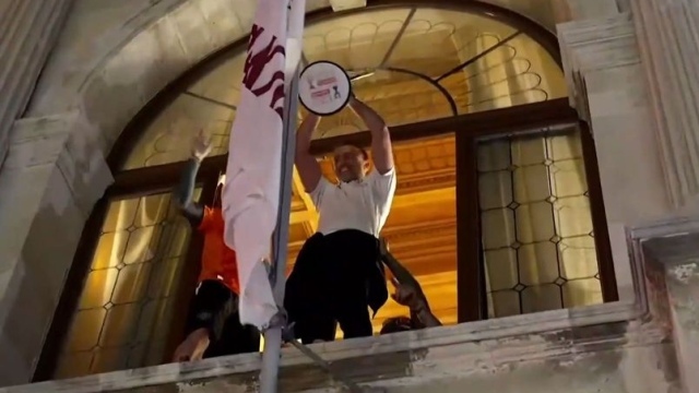 ΟΦΗ: Οι Κυπελλούχοι ύψωσαν την κούπα στο Δημαρχείο μέσα σε αποθέωση! (βίντεο)