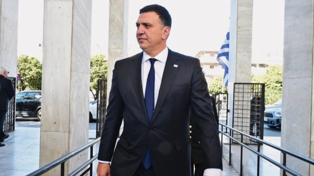 Ωρωπός: Εντολή Κικίλια για ΕΔΕ για τα μπάζα μέσα στη θάλασσα