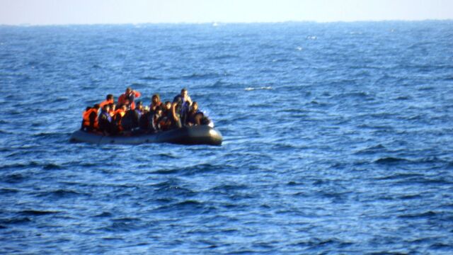 Διάσωση 106 μεταναστών από τη γαλλική ακτοφυλακή - Επιχείρησαν να διασχίσουν με πλοίο διασχίσουν τη Μάγχη