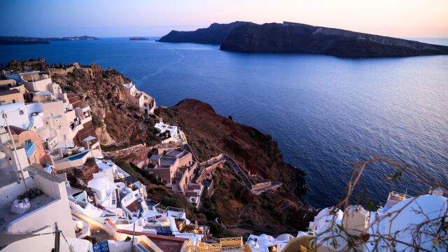 Σαντορίνη: Νέα μέτρα της Πολιτικής Προστασίας για τις περιοχές του ηφαιστειακού συμπλέγματος - Τι αναφέρει η ΚΥΑ