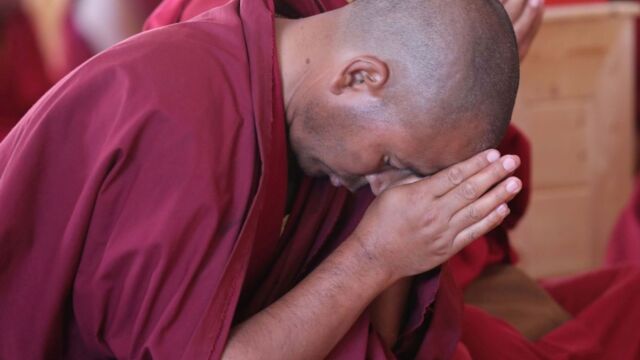 Σρι Λάνκα: Σύλληψη 22 βουδιστών μοναχών για μεταφορά 110 κιλών ισχυρού είδους κάνναβης