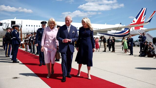 Στις ΗΠΑ ο βασιλιάς Κάρολος και η βασίλισσα Καμίλα: Η κρίσιμη επίσκεψη υπό την σκιά της ένοπλης επίθεσης στην Ουάσινγκτον (Εικόνες & Βίντεο)