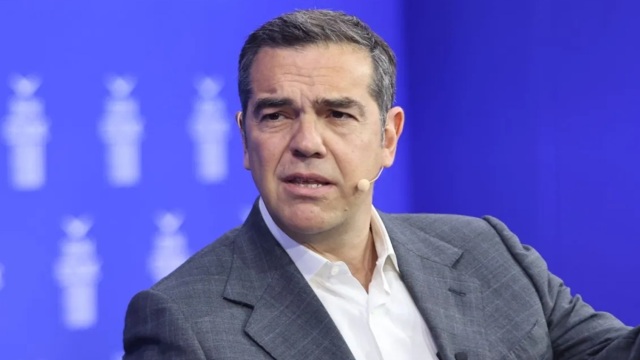 Ο Τσίπρας που επιμένει για Σεπτέμβριο, οι δημόσιες απειλές και το μετωπικό αριστερό ψηφοδέλτιο