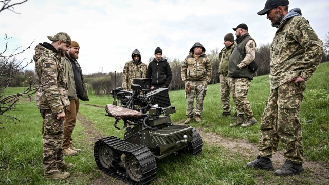 Ουκρανία: Ρίχνεις 25.000 ρομπότ στρατιώτες στην πρώτη γραμμή μάχης - Η ιστορική επιχείρηση με μη επανδρωμένα οχήματα εδάφους (Εικόνες)