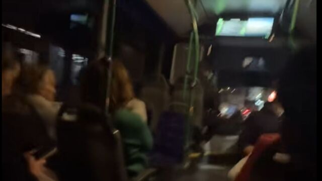 Χανιά: Αποθέωση για τον οδηγό λεωφορείου που έβαλε Βίσση και Θεοδωρίδου στη διαπασών - 