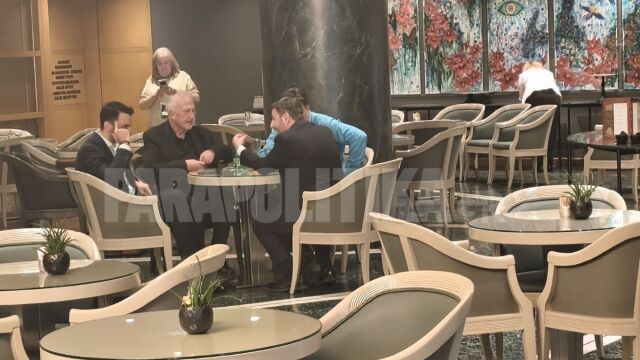 Η συνάντηση Ανδρουλάκη & Χριστοδουλάκη στην Κεντρική Επιτροπή που προκάλεσε αίσθηση και συζητήσεις μεταξύ βουλευτών και στελεχών (Εικόνα)