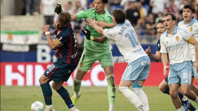 Ρινγκ το ντέρμπι της Αραγονίας: Τρελάθηκε ο Αντράντα, έριξε μπουνιά στον Πουλίδο! (Βίντεο)