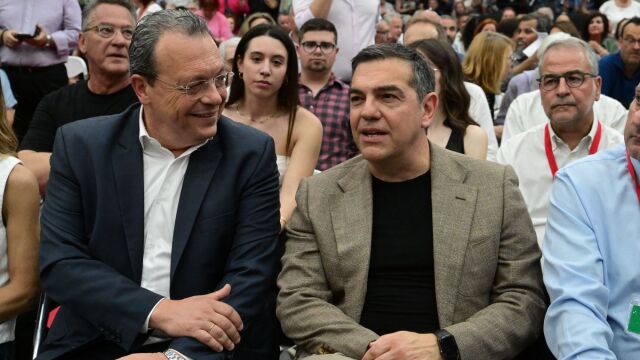 Αποκλειστικό: Τηλεφώνημα Φάμελλου σε Τσίπρα για τη συνεργασία - Κλειδώνει ραντεβού, τι θα κριθεί για τις έδρες και το μέλλον του ΣΥΡΙΖΑ