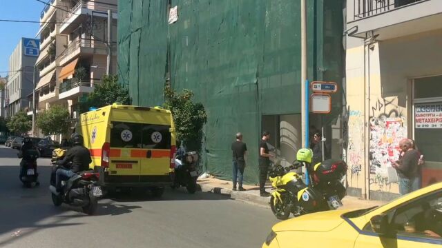 Πυροβολισμοί σε κτίριο του ΕΦΚΑ στον Κεραμεικό: Ένας υπάλληλος τραυματίας μετά την επίθεση με καραμπίνα - Τράπηκε σε φυγή ο δράστης (Βίντεο)