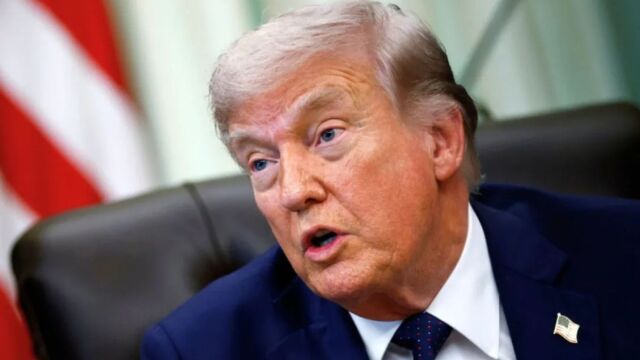 Ο Τραμπ εμφανίζεται επιφυλακτικός απέναντι στην πρόταση του Ιράν για τα στενά του Ορμούζ