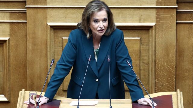 Ντόρα Μπακογιάννη: Είναι μια εποχή στην οποία ο ρόλος του βουλευτή πρέπει να συζητηθεί - Τι είπε για τη Λάουρα Κοβέσι