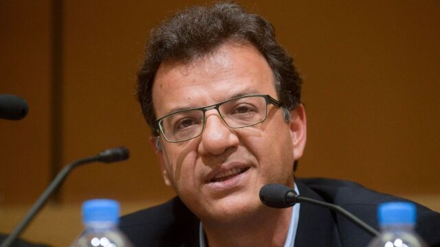 Το παρασκήνιο πίσω από την παραίτηση του Παπαδρόσου από τον ΣΚΑΪ, οι καβγάδες με τον Ζούλα και οι άκαρπες προσπάθειες του Δημητριάδη