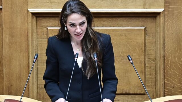 Δόμνα Μιχαηλίδου: Στηρίζουμε τους πολίτες με τα προγράμματα  