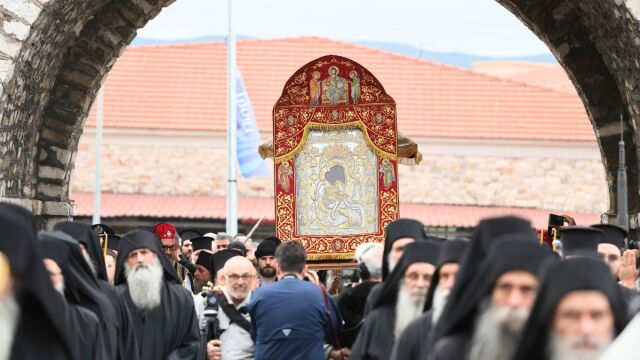 Συγκίνηση στο Μεσολόγγι με την υποδοχή της Εικόνας της Παναγίας Άξιον Εστί - Η μεγαλειώδης λιτάνευση (Εικόνες)