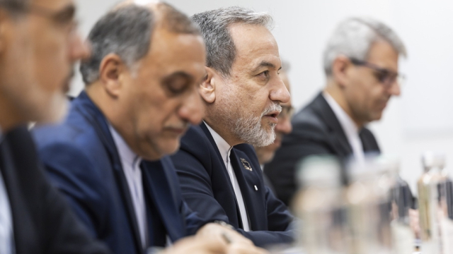 Ιράν: Την κεφαλή του Αραγτσί επί πίνακι ζητούν Πεζεσκιάν και Γκαλιμπάφ - Τον κατηγορούν ότι ακολουθεί οδηγίες των Φρουρών της Επανάστασης