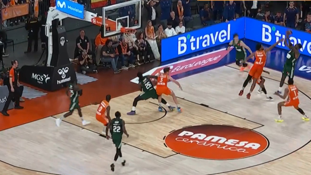 Βαλένθια - Παναθηναϊκός AKTOR: Το τρομέρο buzzer beater του Χέιζ Ντέιβις και η τρέλα στα αποδυτήρια (Βίντεο)