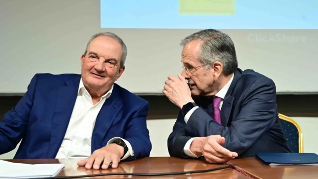 Συνέδριο ΝΔ: Αξιοπρόσεκτα ανοίγματα από κορυφαίους υπουργούς της κυβέρνησης σε Καραμανλή και Σαμαρά