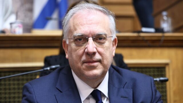 Θεοδωρικάκος για δάνεια μέχρι 100.000 ευρώ: Αφορά αυτά που θα γίνουν από την ψήφιση του νόμου και μετά - Δική μας ιδέα το πλαφόν 30% έως 50% στις χρεώσεις των δανείων (Ηχητικό)