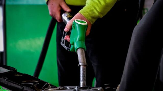 Έρχεται νέο πακέτο στήριξης για τα νοικοκυριά: Fuel Pass, επιδότηση καυσίμων και παράθυρο για Power Pass φέρνει το ράλι στο πετρέλαιο