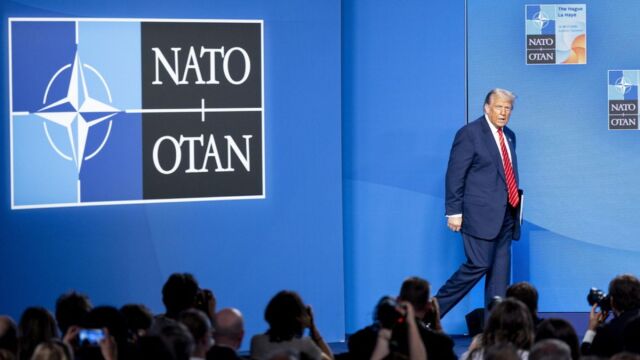 Τραμπ vs Ευρώπη: Πλήγμα ή ώθηση η απόσυρση αμερικανικών στρατευμάτων από τη Γερμανία - Έντι Ζεμενίδης  Πέτρος Βαμβακάς μιλούν για τους κινδύνους για το ΝΑΤΟ  στο parapolitika.gr