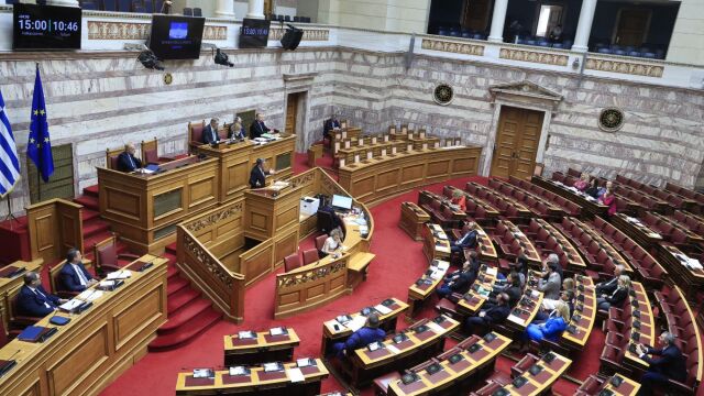Βουλή στα χαρακώματα για ΟΠΕΚΕΠΕ & υποκλοπές: Το όχι της κυβέρνησης στην Προανακριτική για Λιβανό & Αραμπατζή, η αντεπίθεση ΠΑΣΟΚ με Εξεταστική για το Predator και η μάχη για τις 120 ψήφους