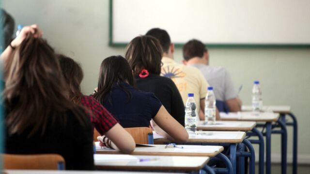 Σοκ στη Χαλκίδα: 15χρονη εκμυστηρεύτηκε σε καθηγήτριά της ότι θέλει να αυτοκτονήσει λόγω bullying