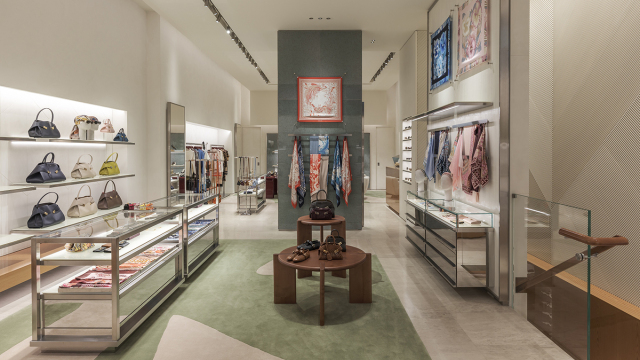 Ferragamo: Άνοιξε την ανακαινισμένη boutique της στη Σταδίου (Εικόνες)