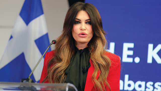 Επίσκεψη της πρέσβεως των ΗΠΑ Κίμπερλι Γκίλφοϊλ στο εργοστάσιο σοκολάτας 