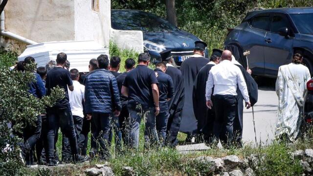 Κρήτη: Έπρεπε να τους σκοτώσουμε πριν σκοτώσουν τον Νικήτα, ξεσπά ο παππούς του 21χρονου (Βίντεο)