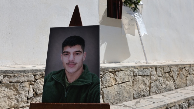 Κρήτη: Ανήμερα της κηδείας του 21χρονου ορίστηκε η δίκη του 54χρονου για παλαιότερη απόπειρα εναντίον του (Βίντεο)
