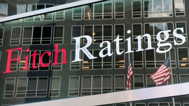 Διθύραμβοι από τον οίκο Fitch: Μόνο η Ελλάδα έχει εφαρμόσει στοχευμένα μέτρα στήριξης λόγω του αυξημένου ενεργειακού κόστους