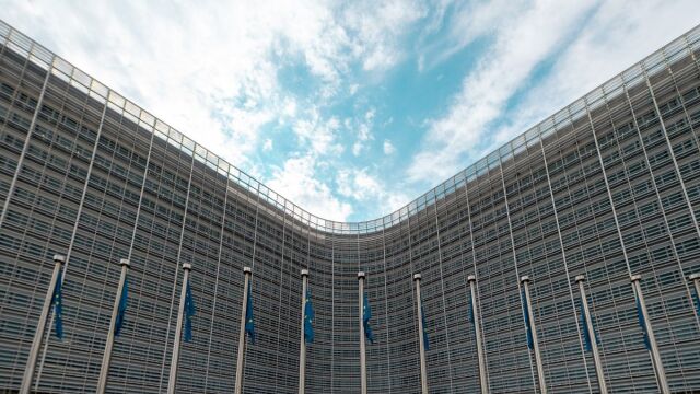 Κομισιόν: Υποβλήθηκε το αναθεωρημένο σχέδιο ανάκαμψης 