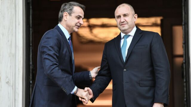 Κυριάκος Μητσοτάκης: Συνεχάρη τον νέο πρωθυπουργό της Βουλγαρίας, Ρούμεν Ράντεφ