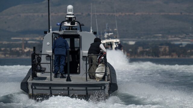 Προσάραξη θαλαμηγού κοντά στον Πόρο – Σώοι οι δύο επιβαίνοντες
