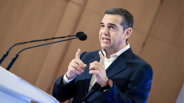 Αλέξης Τσίπρας: Επιταχύνει για νέο κόμμα - Οι πρώτες εκδηλώσεις και ο πονοκέφαλος στον ΣΥΡΙΖΑ